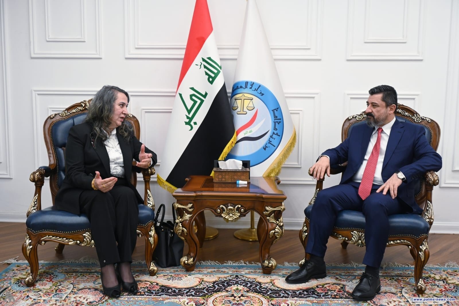وزير العدل يؤكد دعم الجهود الوطنية للكشف عن مصير ضحايا المقابر الجماعية